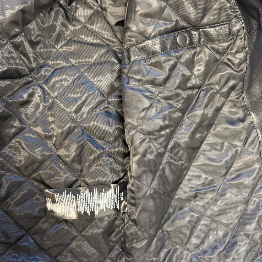 DKNY Men's Black zippered Front Jacket With Detachable Faux Fur Collar R13 - Picture 5 of 12